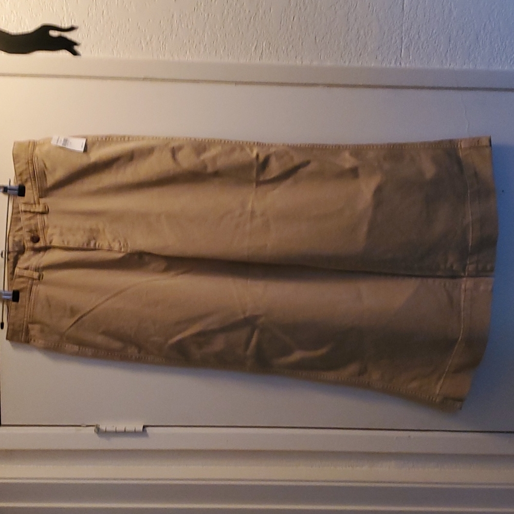 Kakhi wide legged cropped pants